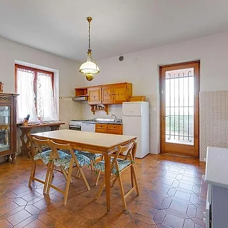 Villa In With Garda Views *